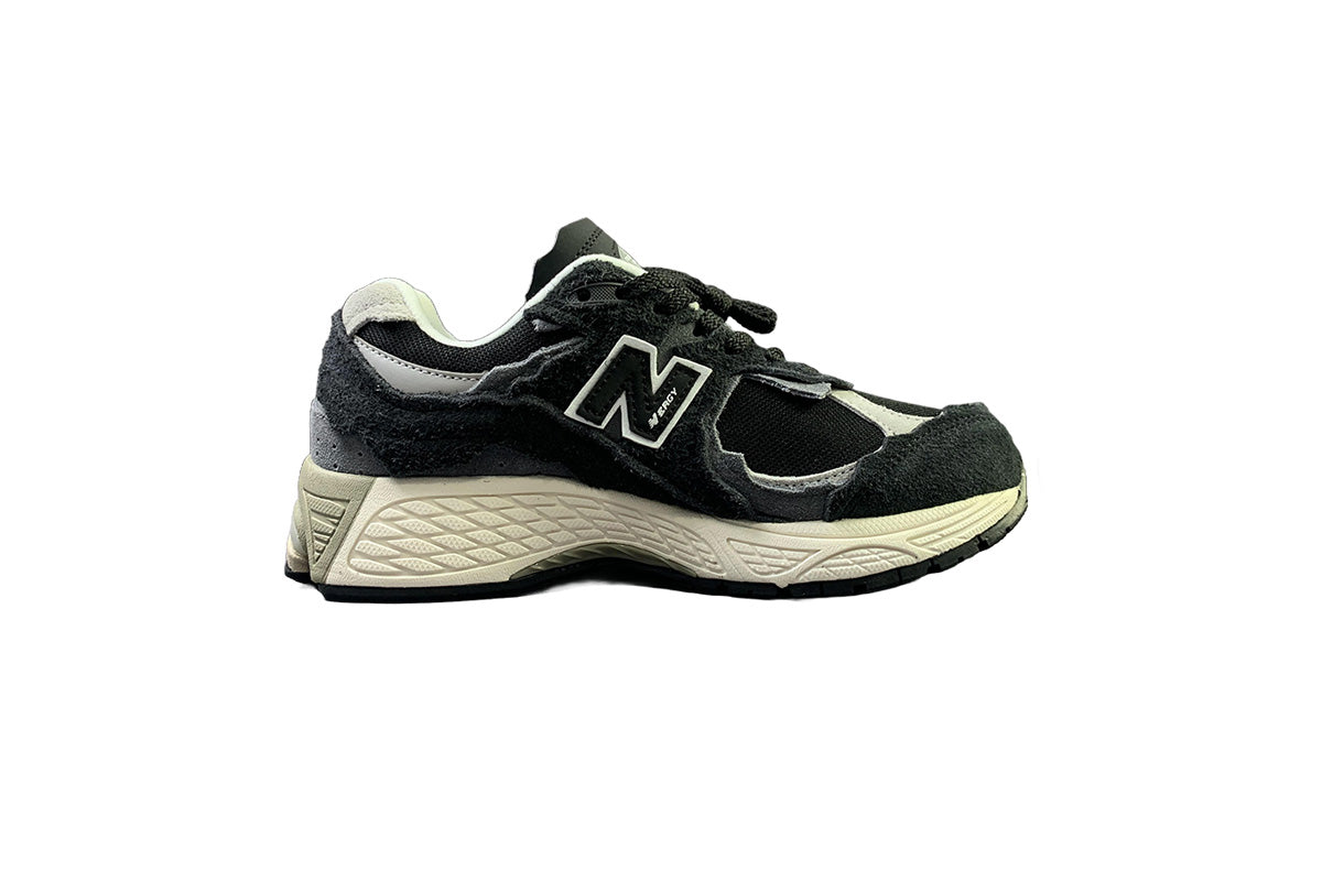 New Balance 2002r Black and White