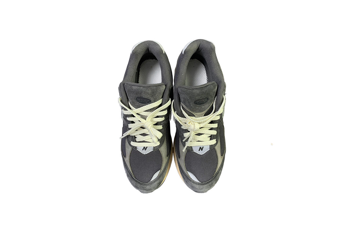New Balance 2002r Dark Gray & Sand