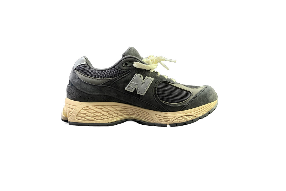 New Balance 2002r Dark Gray & Sand