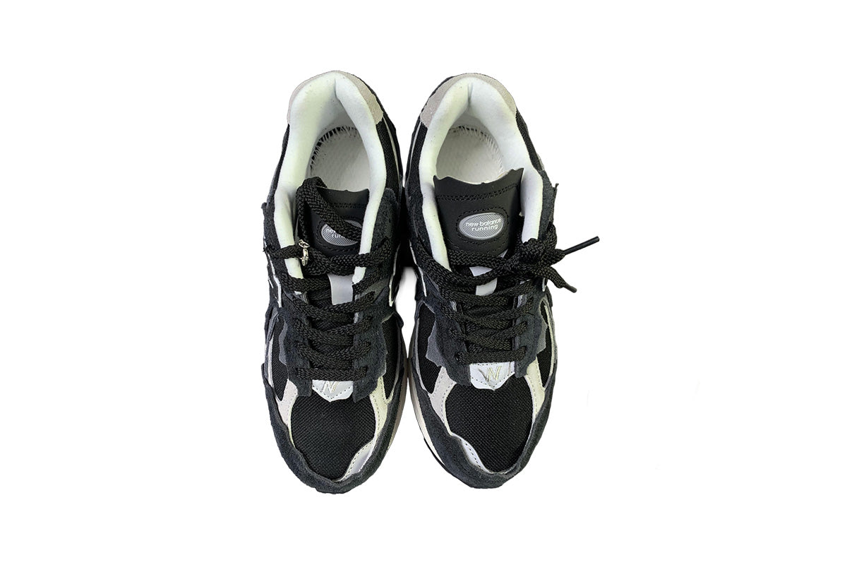 New Balance 2002r Black and White