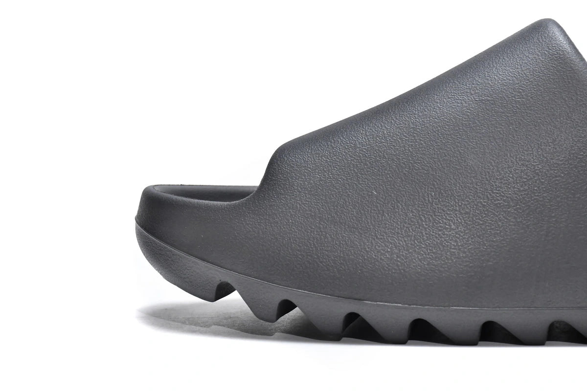 Yeezy Slides Onyx