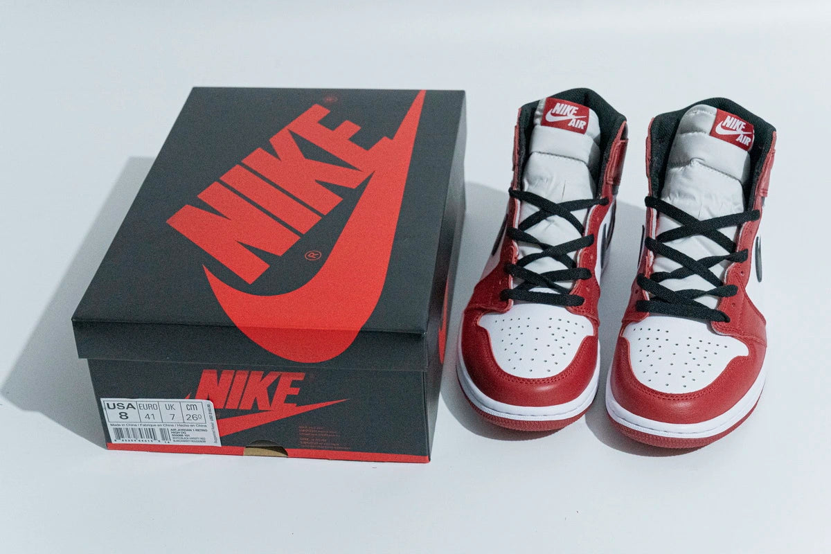 Air Jordan 1 Retro High OG Chicago