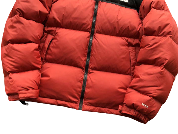 The North Face Tamsiai Raudona Striukė