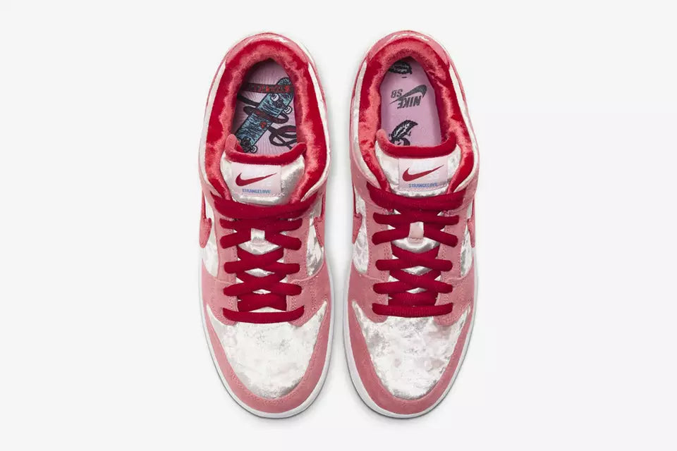 Nike SB Dunk Strange Love