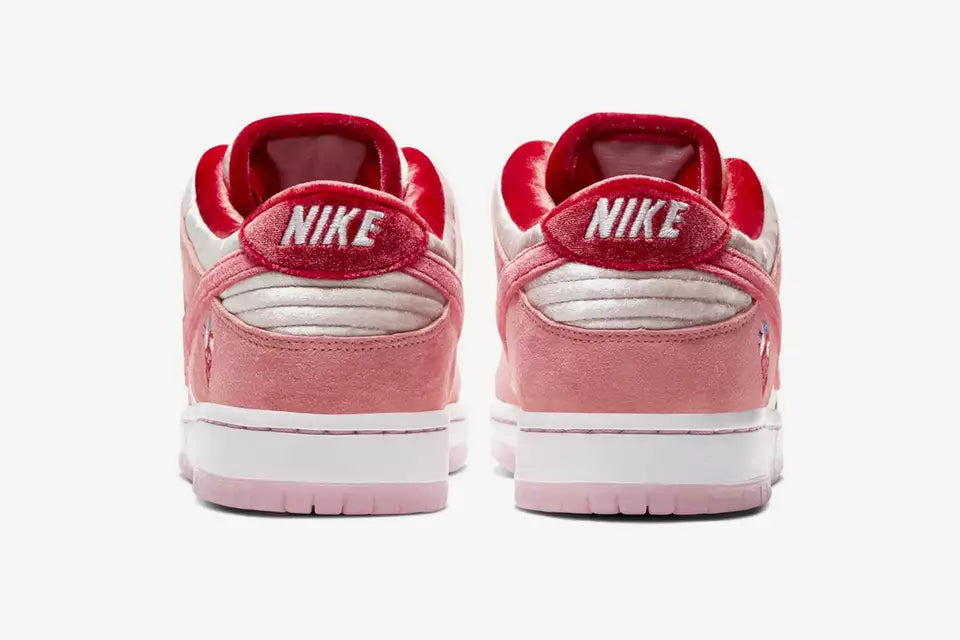 Nike SB Dunk Strange Love