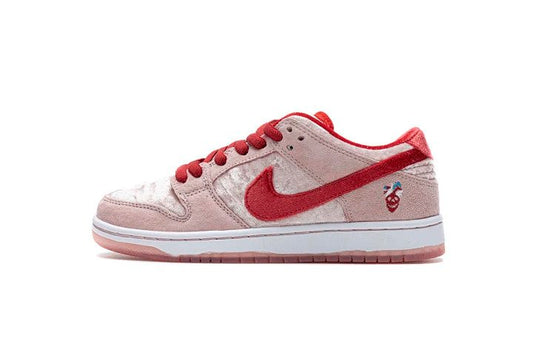 Nike SB Dunk Strange Love